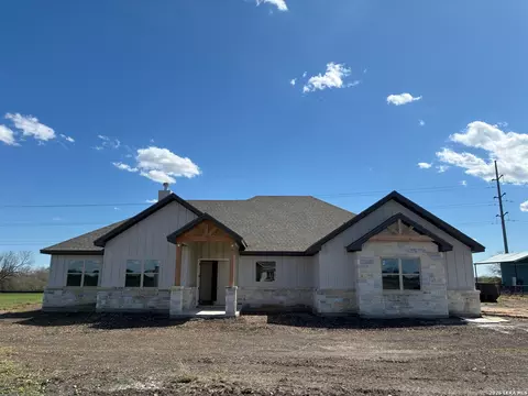 313 Farmhouse Dr, Marion, TX 78124