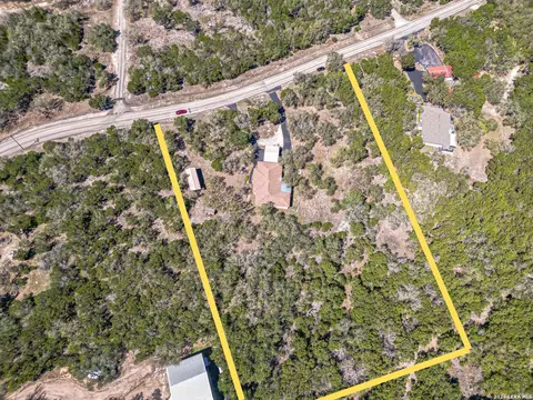 900 Charter Oak, Canyon Lake, TX 78133