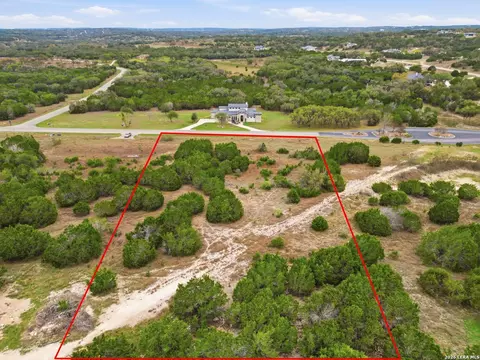 1111 Cordova Bnd, Canyon Lake, TX 78133