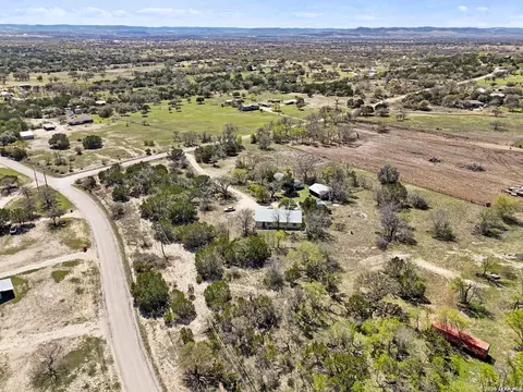 146 Exotic, Bandera, TX 78003