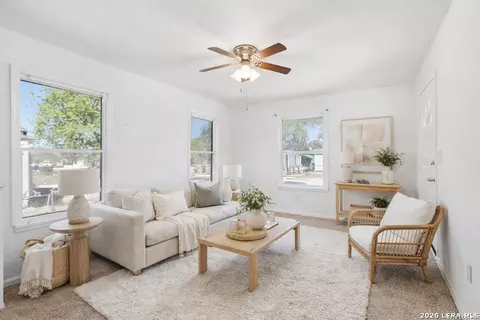 863 Cavalier, San Antonio, TX 78225
