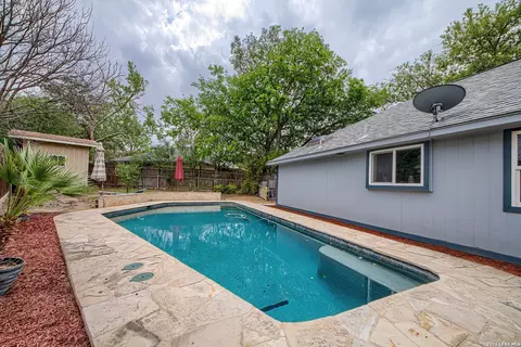 7704 Rohrdanz, Live Oak, TX 78233
