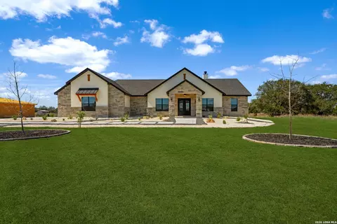 344 Buckskin, Bandera, TX 78003