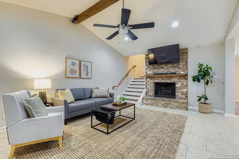9322 Valley Rdg, San Antonio, TX 78250