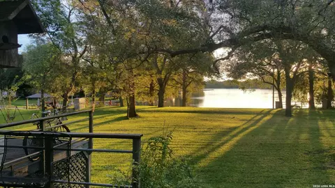 827 Schumanns Bch, New Braunfels, TX 78130