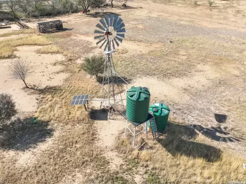 4919 County Road 545, Devine, TX 78016 photo 37