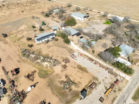 4919 County Road 545, Devine, TX 78016 photo 31