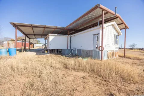 4919 County Road 545, Devine, TX 78016 photo 20