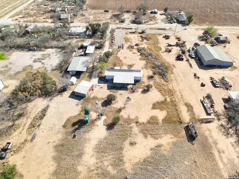 4919 County Road 545, Devine, TX 78016 photo 28