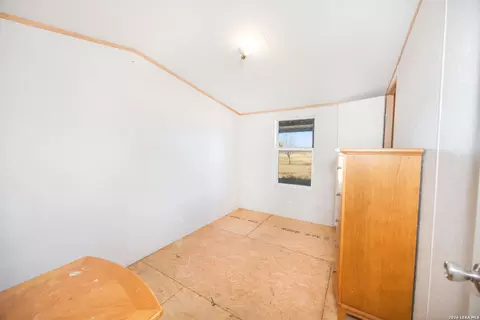 4919 County Road 545, Devine, TX 78016 photo 11