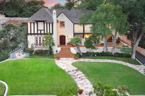 227 Devine Rd, Olmos Park, TX 78212