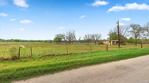515 Dry Holw, La Vernia, TX 78121
