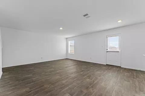Living - 15515 Mint Patch Mdw, Von Ormy, TX 78073 photo 4 of 4