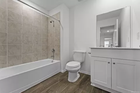 Bath - 15515 Mint Patch Mdw, Von Ormy, TX 78073 photo 1 of 2