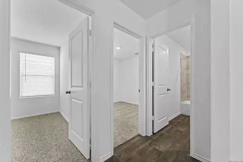 Entry Way - 15507 Mint Patch Mdw, Von Ormy, TX 78073 photo 3 of 4