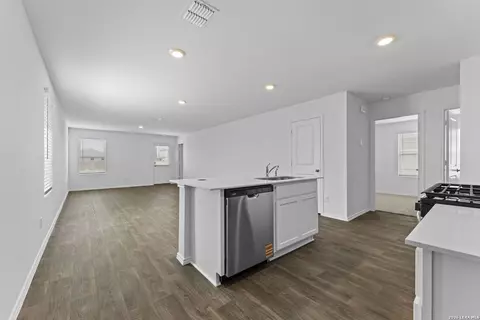 Kitchen - 15507 Mint Patch Mdw, Von Ormy, TX 78073 photo 1 of 1
