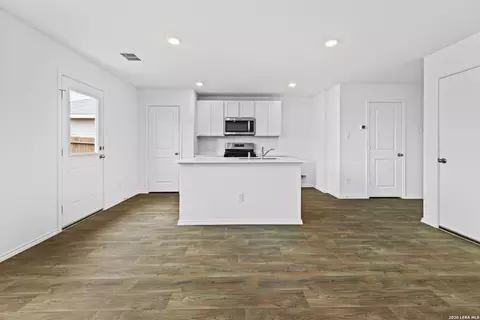12535 Ivory Pkwy, Converse, TX 78109