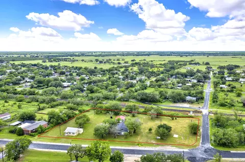 225255 285 San Antonio Ave, Pleasanton, TX 78064