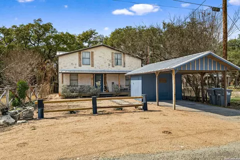12 Cold Springs River Dr, Rio Frio, TX 78879