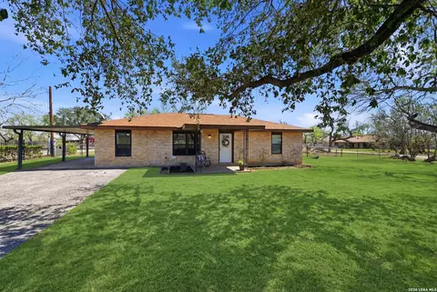 8042 Knowlton Rd, San Antonio, TX 78263