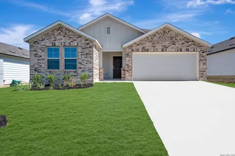 1032 Amber Lk, Seguin, TX 78155