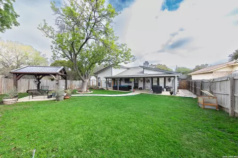 13830 Brook Holw, San Antonio, TX 78232