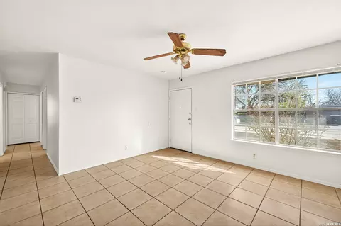 5823 Castle Brk, San Antonio, TX 78218