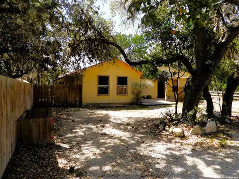 333 Rainbow Dr, Lakehills, TX 78063