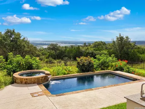 2144 Senora Rdg, Canyon Lake, TX 78133