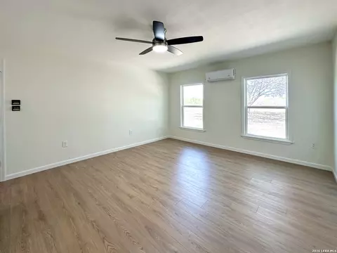 Living - 202 Ranch Rd, Mathis, TX 78368 photo 3 of 5