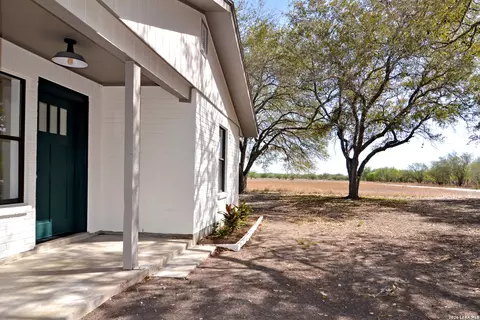 Exterior - 202 Ranch Rd, Mathis, TX 78368 photo 3 of 9