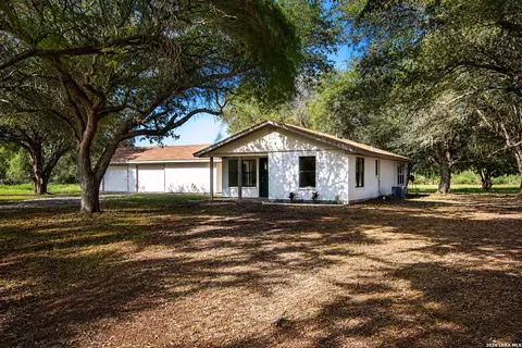 Exterior - 202 Ranch Rd, Mathis, TX 78368 photo 2 of 9