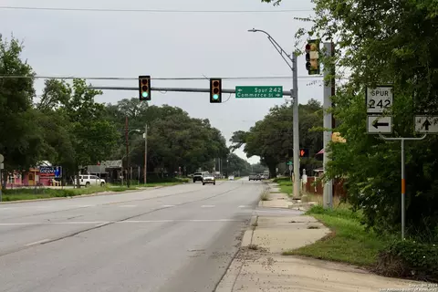 707 Commerce, Pleasanton, TX 78064