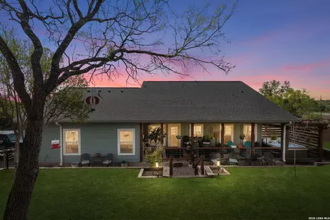 221 Sandy Mtn, Sunrise Beach, TX 78643