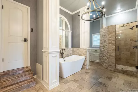 Bath - 7046 Devonshire, Spring Branch, TX 78070 photo 1 of 7
