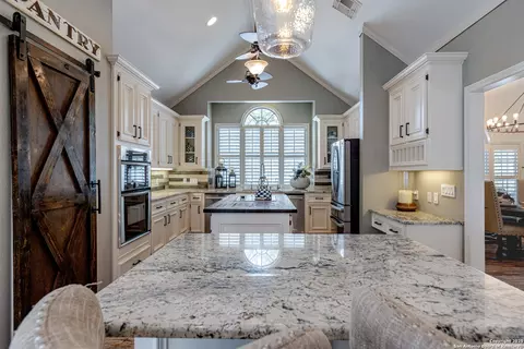 Kitchen - 7046 Devonshire, Spring Branch, TX 78070 photo 3 of 4