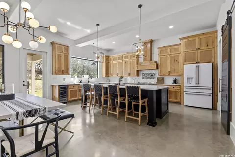 211 Spacious Sky, San Antonio, TX 78260