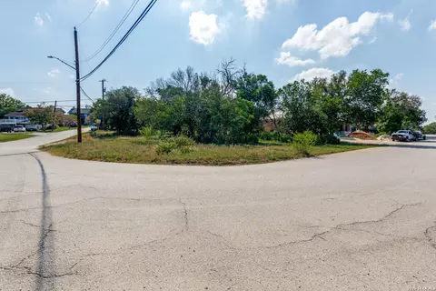 6692 King Crown, San Antonio, TX 78233