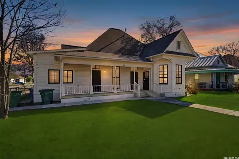 530 E Carson St, San Antonio, TX 78208