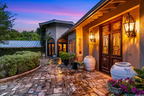 6 Lazy Ln, San Antonio, TX 78209