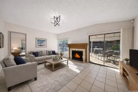 3916 Chimney Spgs, San Antonio, TX 78247