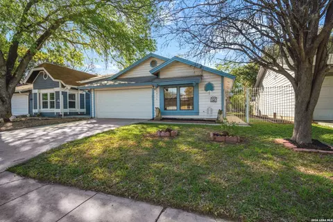 3916 Chimney Spgs, San Antonio, TX 78247