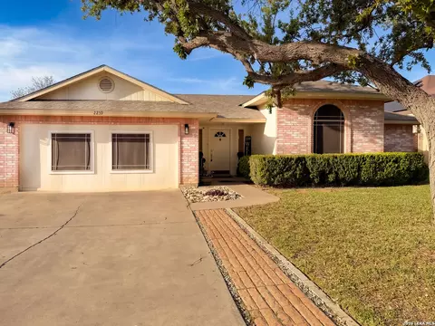 2259 Willow Trl, Eagle Pass, TX 78852