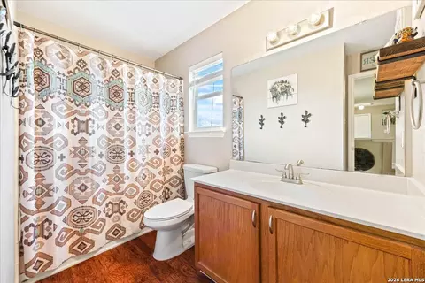 Bath - 116 Devons, Buda, TX 78610 photo 3 of 4
