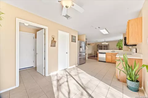 Entry Way - 116 Devons, Buda, TX 78610 photo 1 of 2