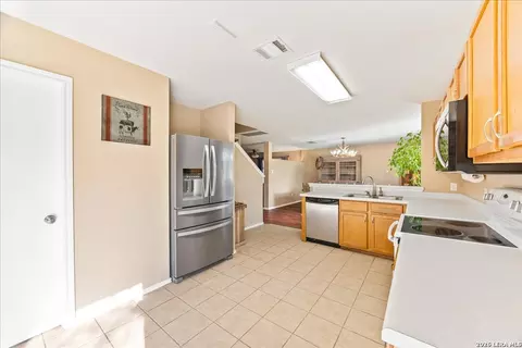 Kitchen - 116 Devons, Buda, TX 78610 photo 4 of 5