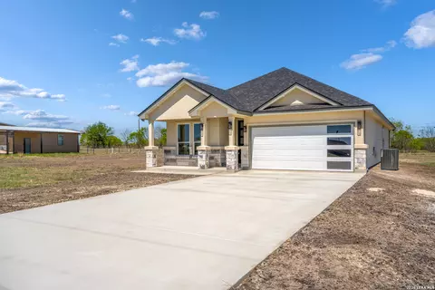 12623 Toro Dr, Atascosa, TX 78002