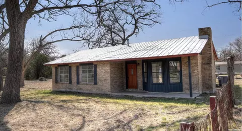 311 Patterson Crk, Leakey, TX 78873