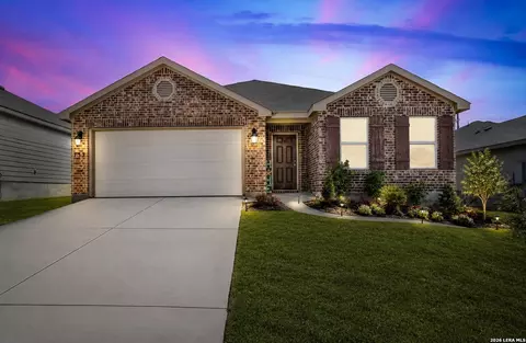 733 Peak Pl, Seguin, TX 78155