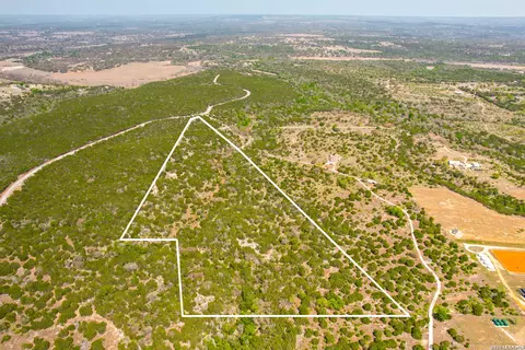 107 Camp Alzafar, Boerne, TX 78006